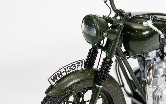 CORGI® The Great Escape - Triumph TR6 Trophy (Weathered) Motorcycle Replica  | Triumph Official Merchandise